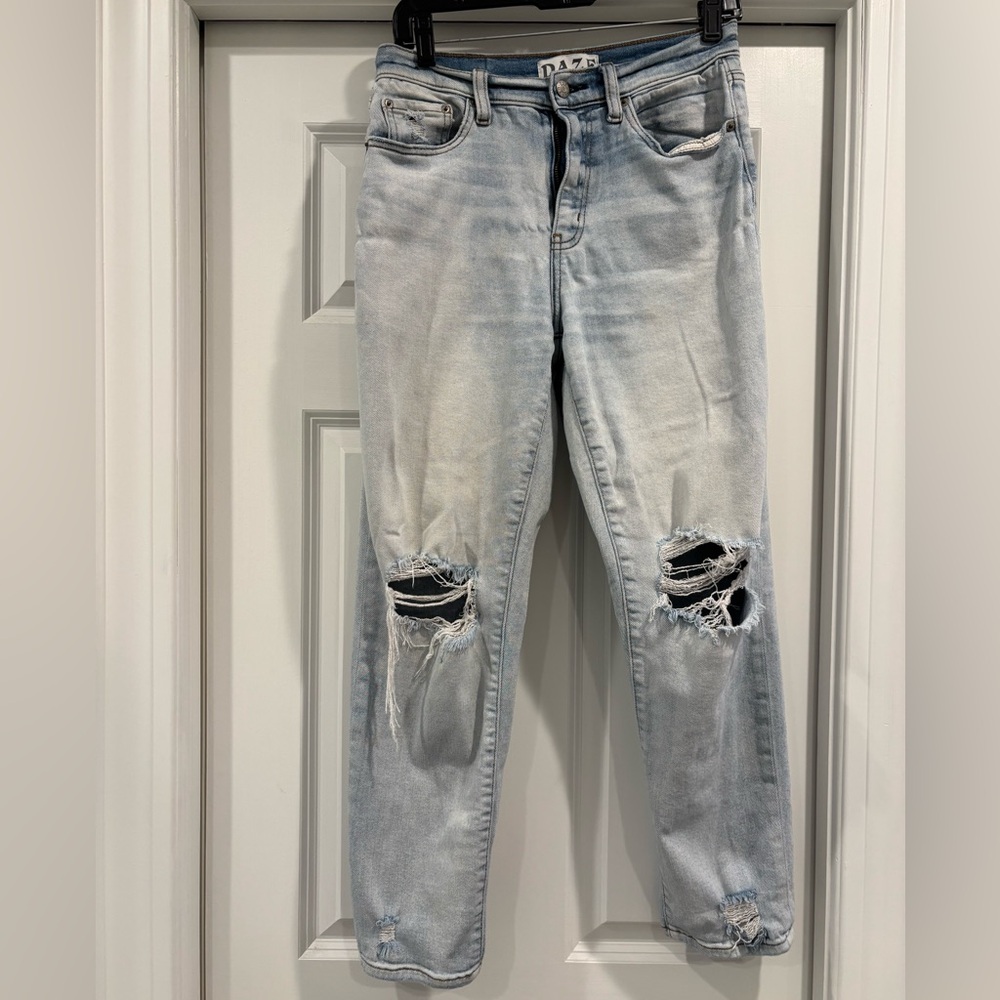 Daze Light Wash Distressed Jeans 27